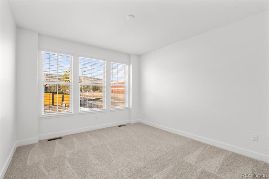 Spacious, unfurnished interior of a new home in Deer Creek, Littleton (Image 23).