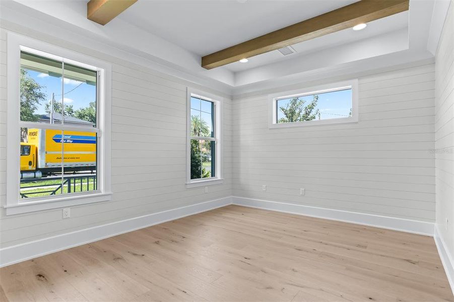 Spacious, unfurnished interior of a new home in , Tampa (Image 51).