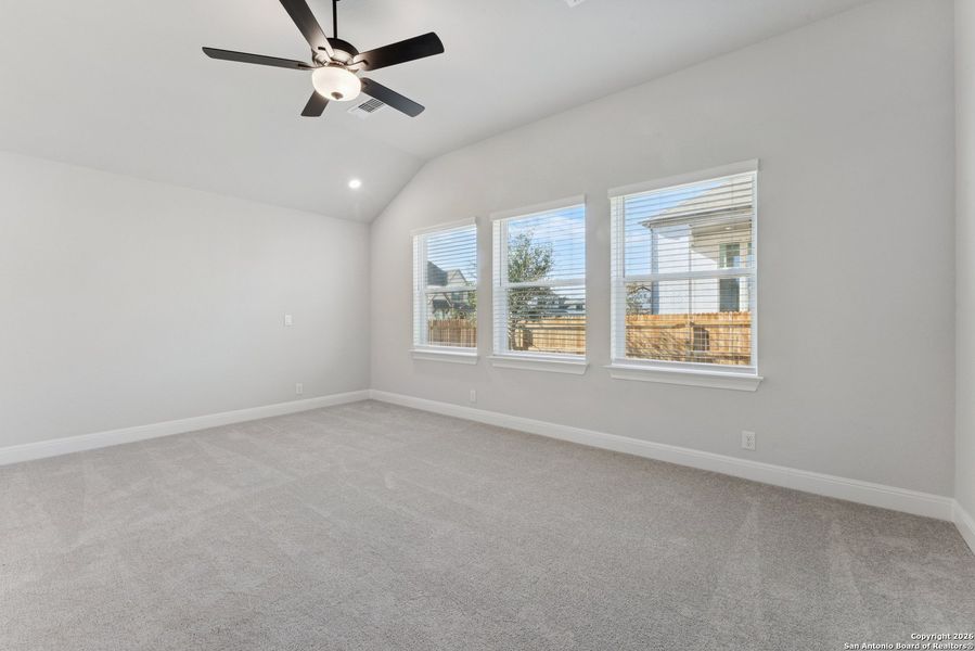 Spacious, unfurnished interior of a new home in Davis Ranch 60', San Antonio (Image 24).