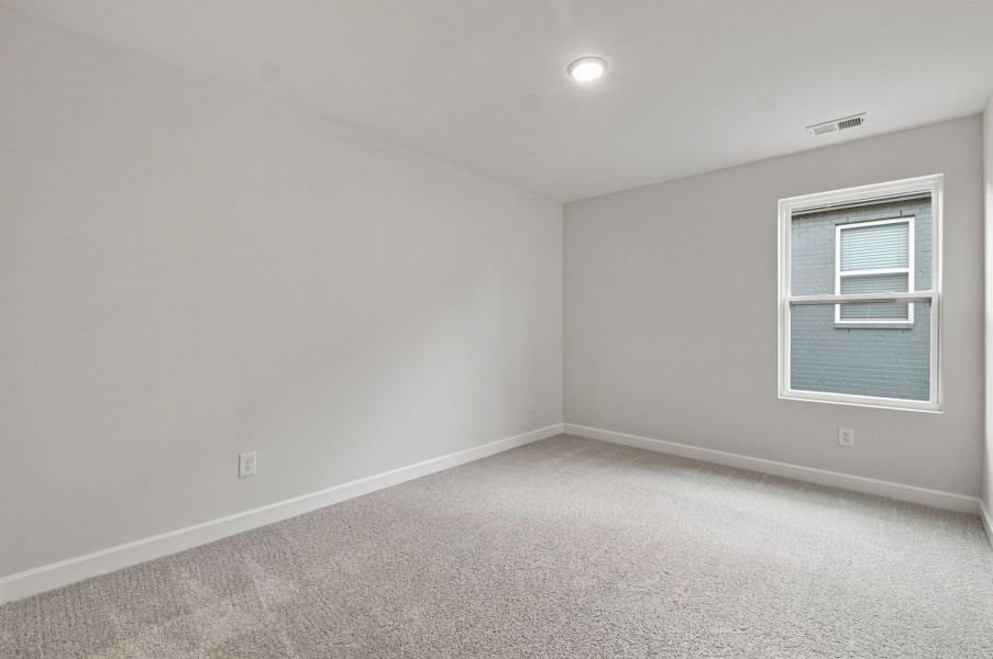 Spacious Bedroom 3 at Oxford Station