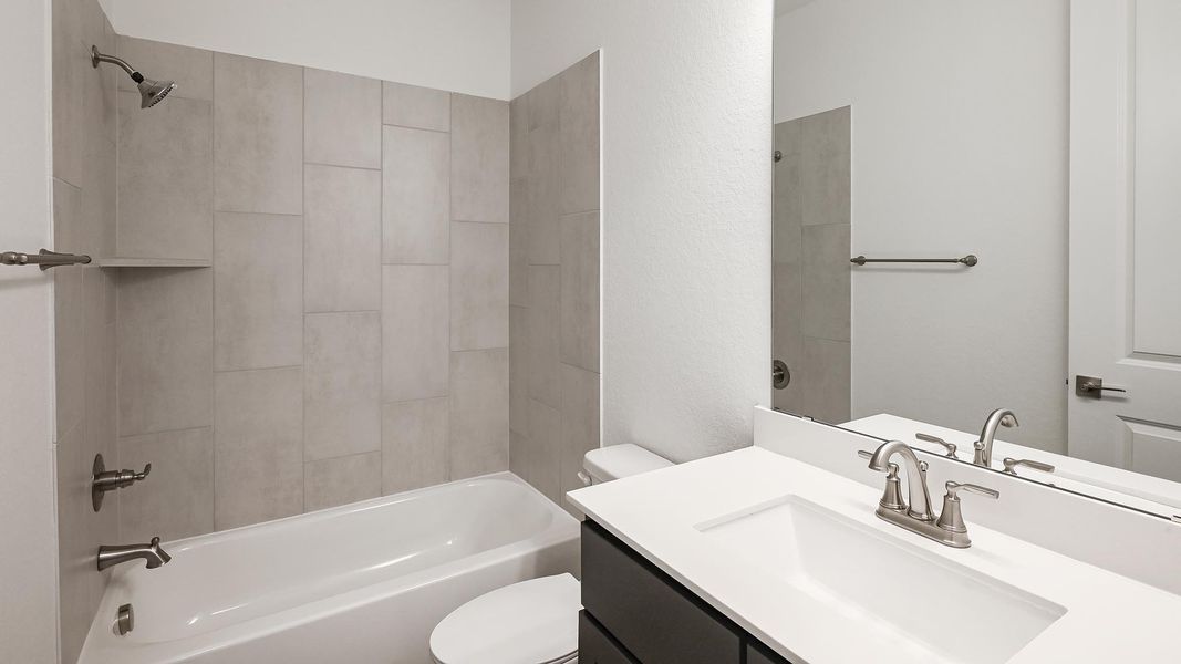 Furnished interior view inside a new home in Homestead, Schertz (Image 11).