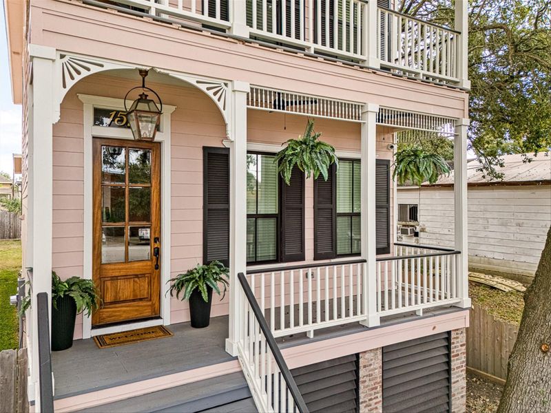 Exterior details and patio area of a home in , Galveston (Image 23).