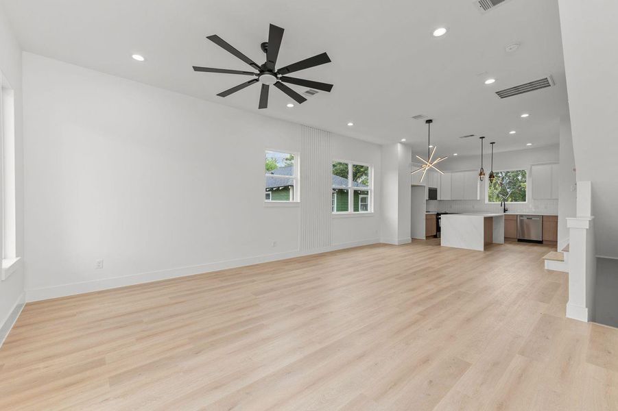 Living space on 2nd floor