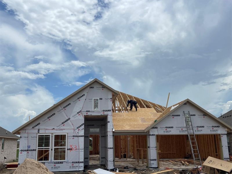 Front exterior of a new home in Sierra Vista, Rosharon, TX, highlighting curb appeal (Image 20).