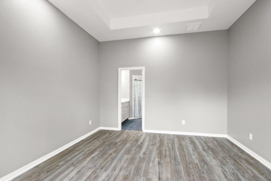 Spacious, unfurnished interior of a new home in , Houston (Image 16).