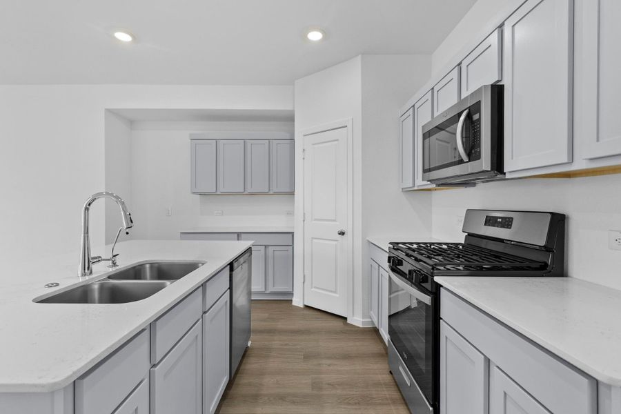 Furnished interior view inside a new home in Venetian Pines, Conroe (Image 9).