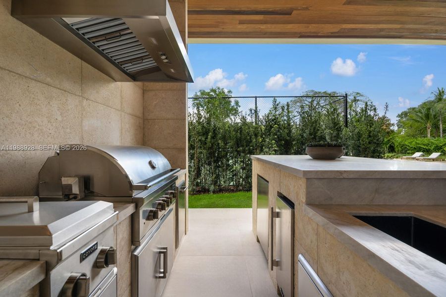 Exterior details and patio area of a home in , Miami (Image 31).