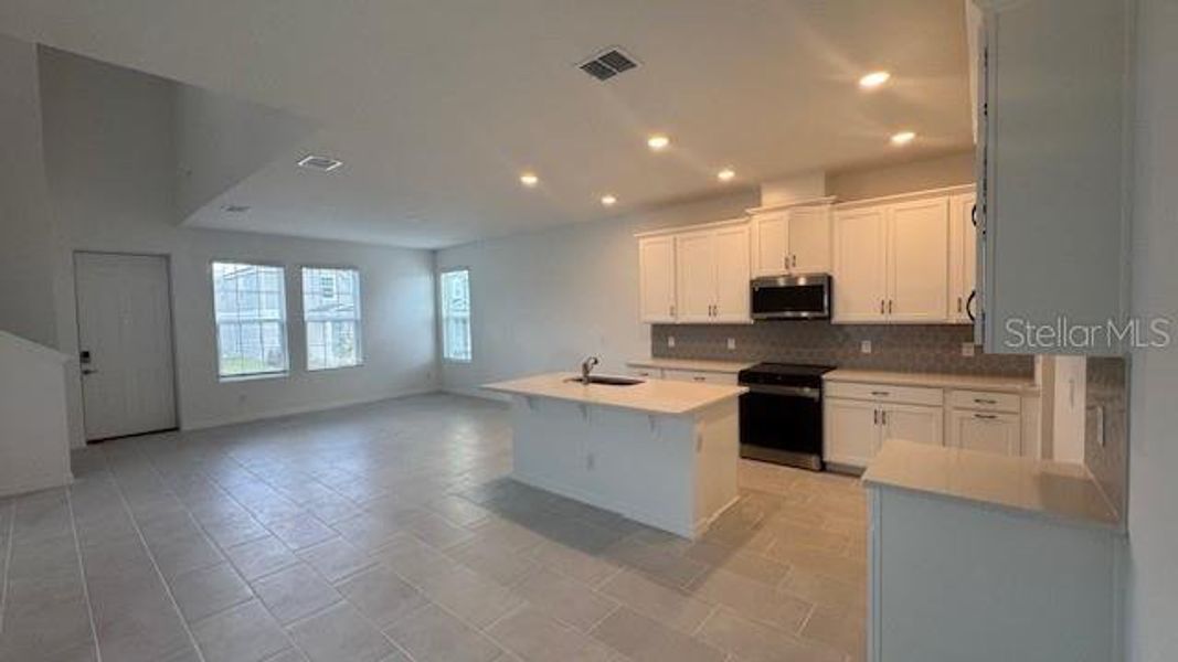 Image 14 of a home in Cypress Bluff.