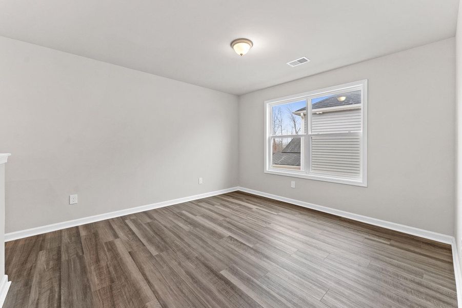 Spacious, unfurnished interior of a new home in Six Oaks, Summerville (Image 37).