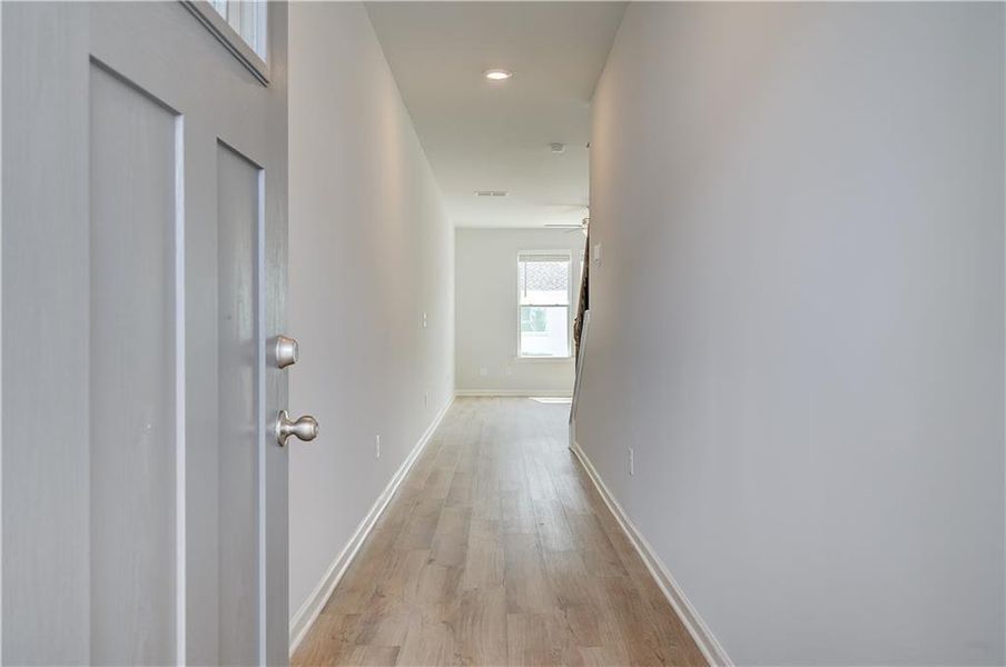 Spacious, unfurnished interior of a new home in Bowers Farm, McDonough (Image 11).