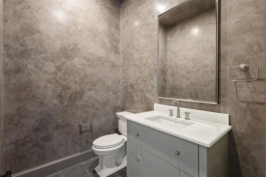 Furnished interior view inside a new home in , Dallas (Image 22).