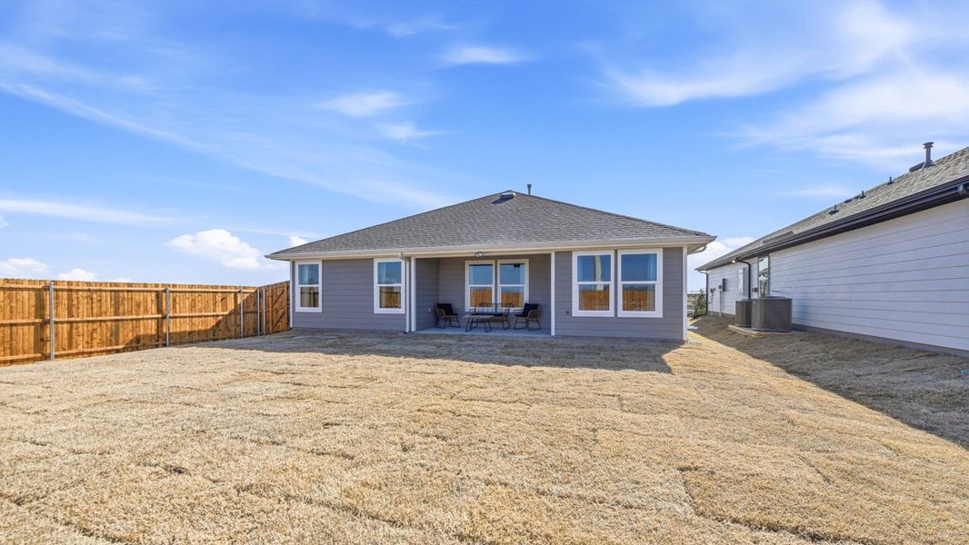 Representative exterior details of a home built from the Bellvue by D.R. Horton in Dry Creek, Bridgeport (Image 23).