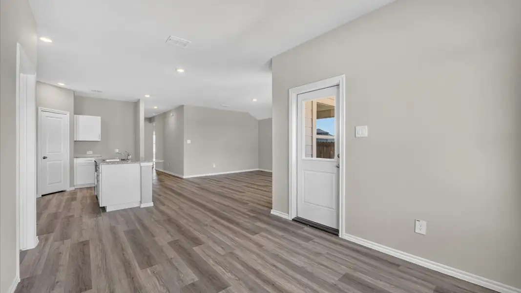 Spacious, unfurnished interior of a new home in Rosewood at Beltmill, Fort Worth (Image 14).