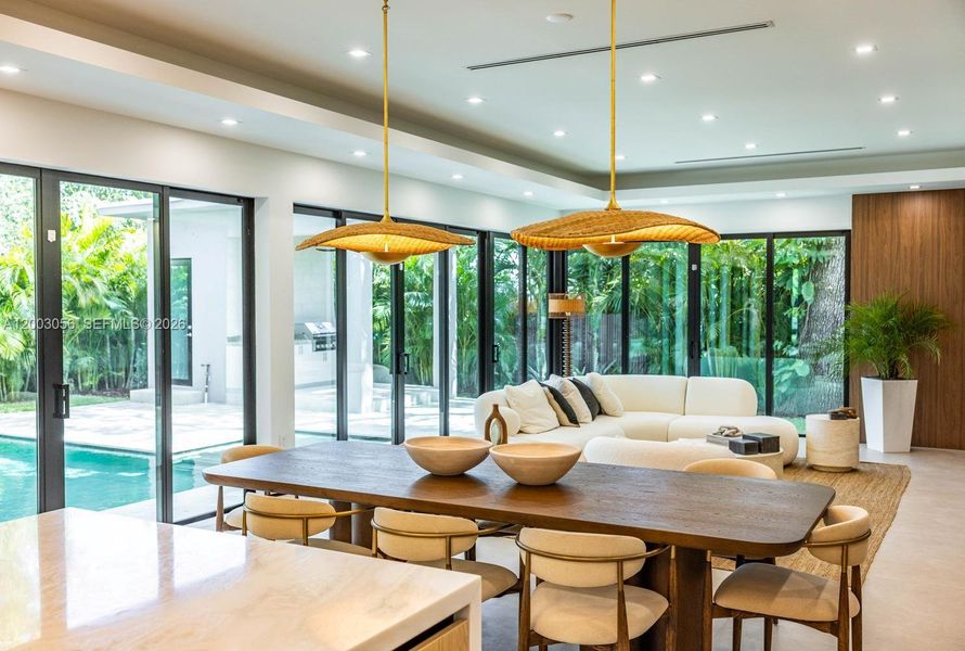 Community amenities in , Biscayne Park (Image 47).