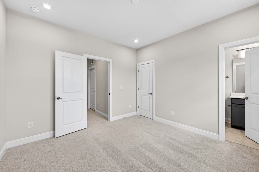 Spacious, unfurnished interior of a new home in Old Town Village, Waxhaw (Image 33). Spacious, unfurnished interior of a new home in Old Town Village, Waxhaw (Image 33).