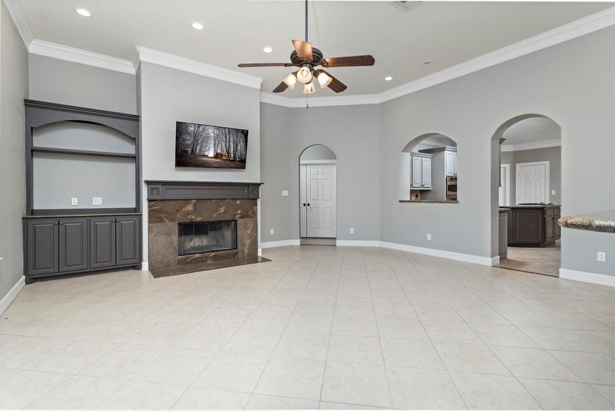 Spacious, unfurnished interior of a new home in , Beaumont (Image 19).