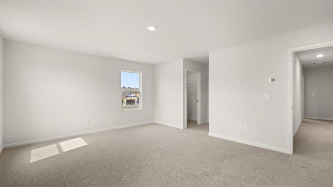 Spacious, unfurnished interior of a new home in Fairway 17 at Mirror Lake, Villa Rica (Image 39).