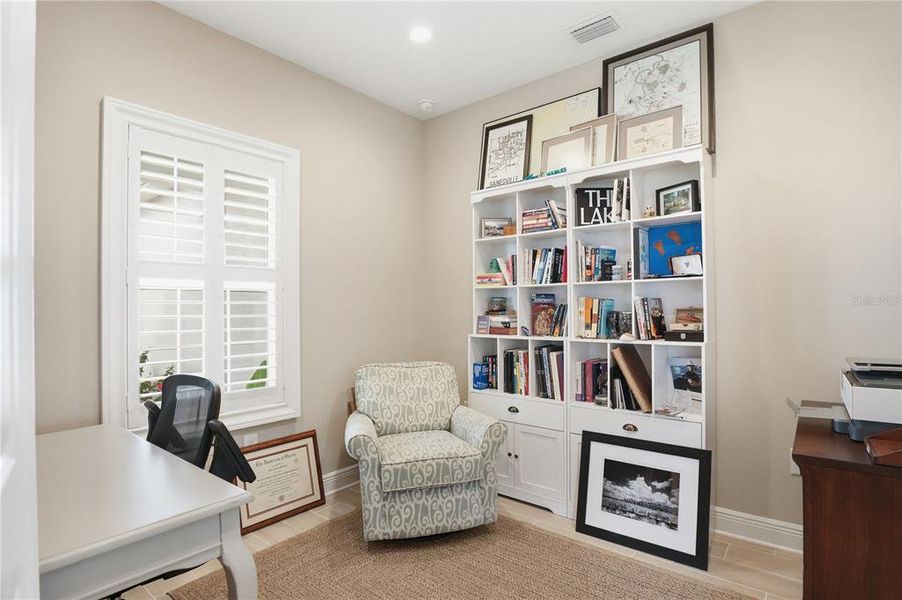 Furnished interior view inside a new home in , Sarasota (Image 27).