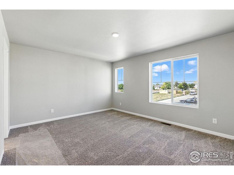 Spacious, unfurnished interior of a new home in Pintail Commons at Johnstown Village, Johnstown (Image 8).