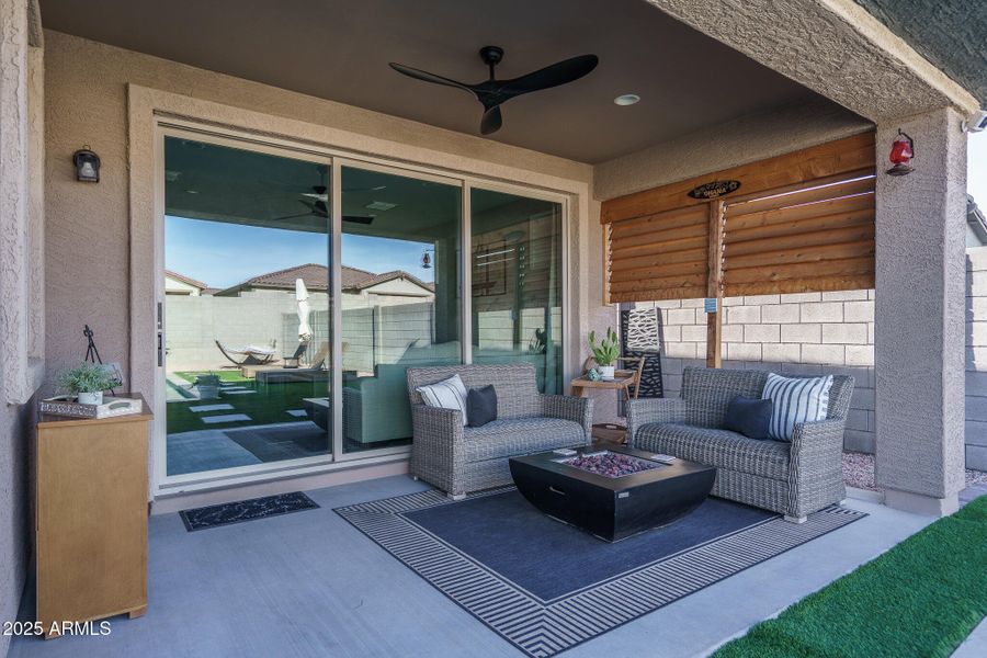 29) BACK PATIO 29) BACK PATIO