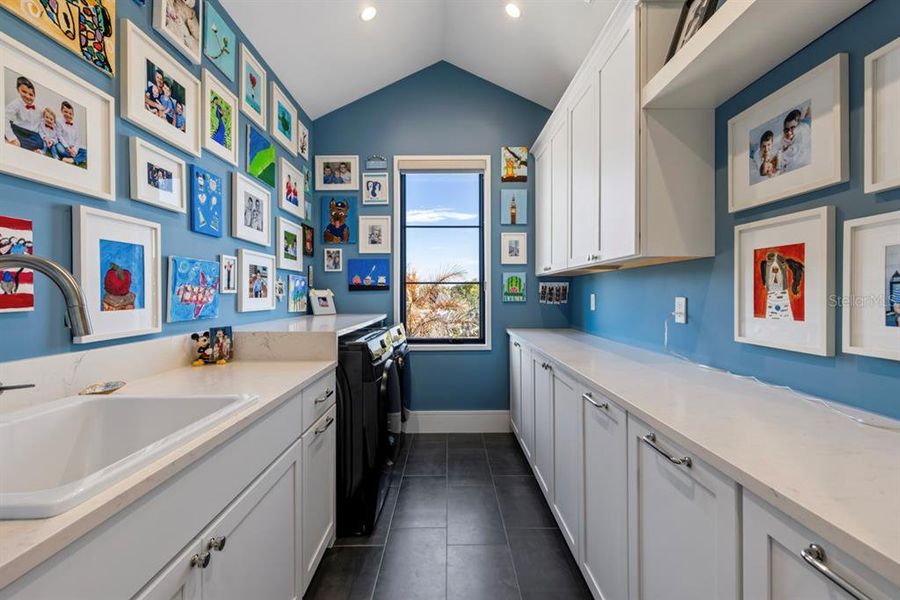 Furnished interior view inside a new home in , Orlando (Image 50).