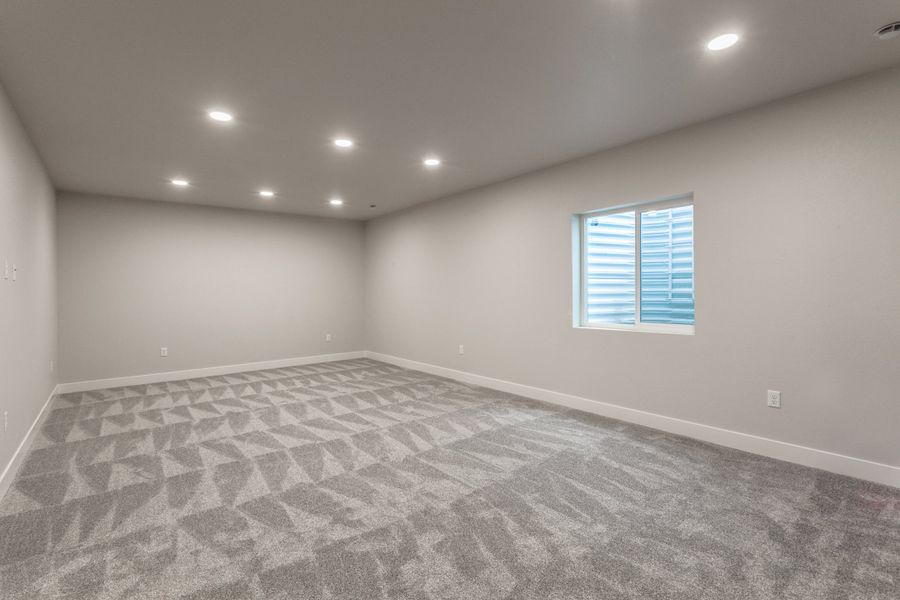 Spacious, unfurnished interior of a new home in Prairie Song, Windsor (Image 29).
