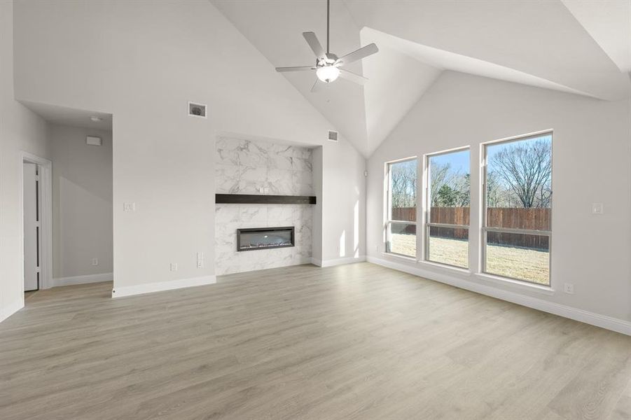 931 Richard Pittman- Living Room-1 931 Richard Pittman- Living Room-1