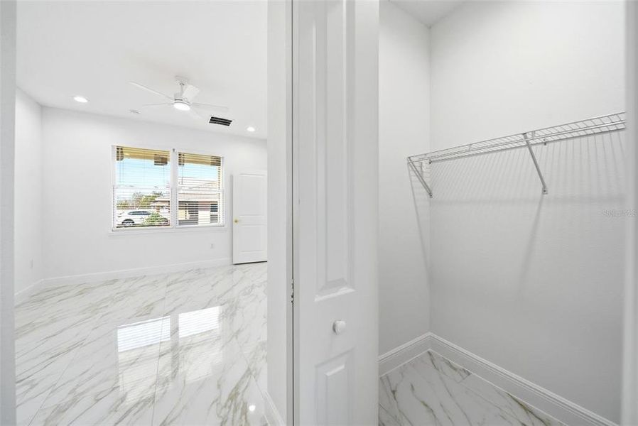 Spacious, unfurnished interior of a new home in , Altamonte Springs (Image 33).