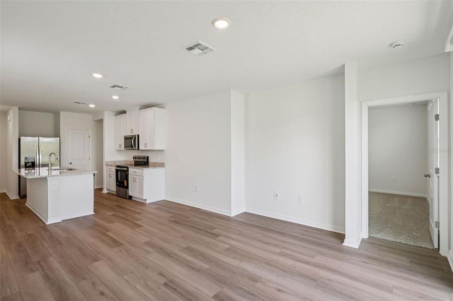 Spacious, unfurnished interior of a new home in Hamilton Bluff - Classic Series, Lake Hamilton (Image 22).