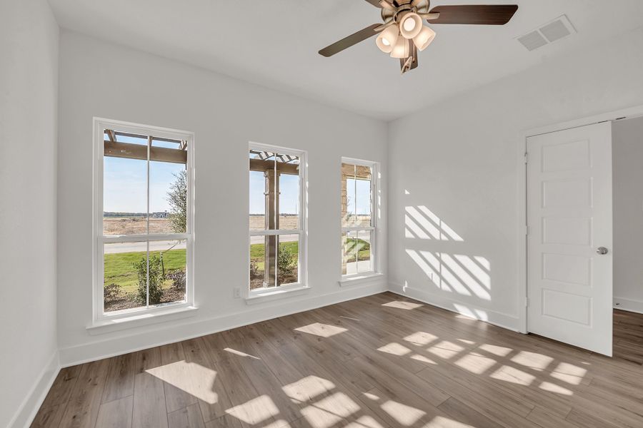 Spacious, unfurnished interior of a new home in The Homestead, Temple (Image 12).