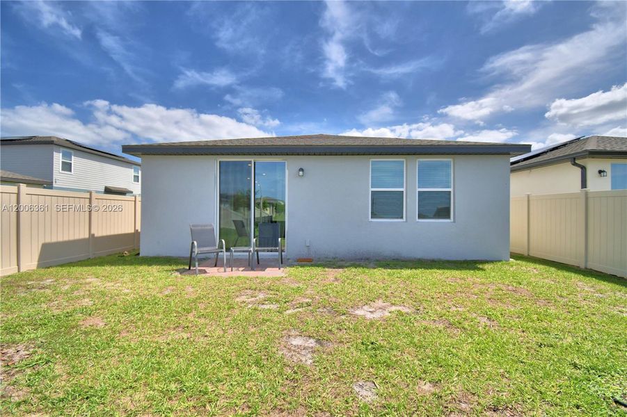 Exterior details and patio area of a home in Lake Deer Estates - Classic Series, Kissimmee (Image 28).