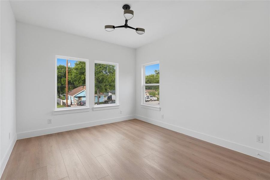 Spacious, unfurnished interior of a new home in , Dallas (Image 19).