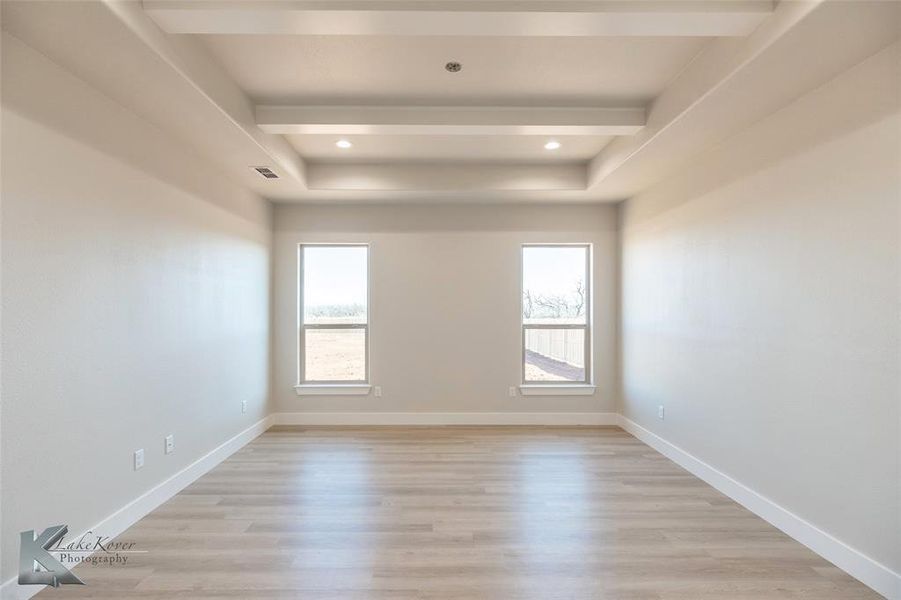 Spacious, unfurnished interior of a new home in , Abilene (Image 19).