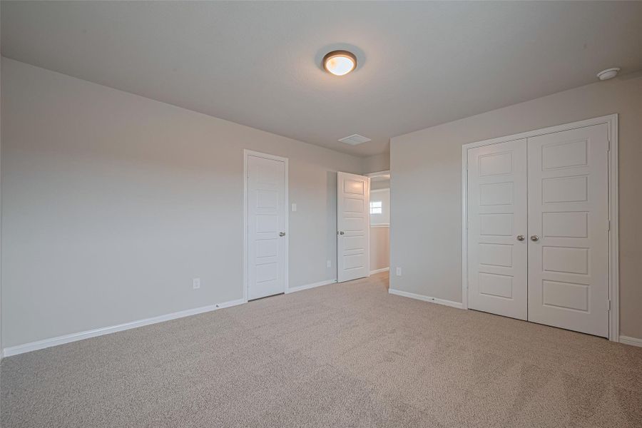 Spacious, unfurnished interior of a new home in La Segarra, Brookshire (Image 38).