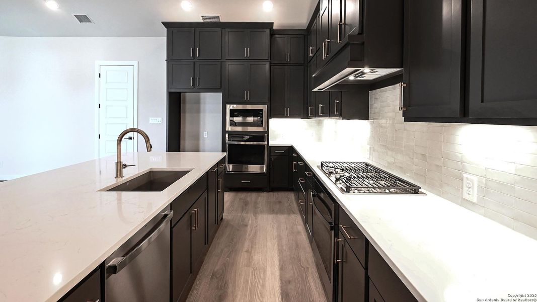 Furnished interior view inside a new home in Kinder Ranch 70', San Antonio (Image 15). Furnished interior view inside a new home in Kinder Ranch 70', San Antonio (Image 15).