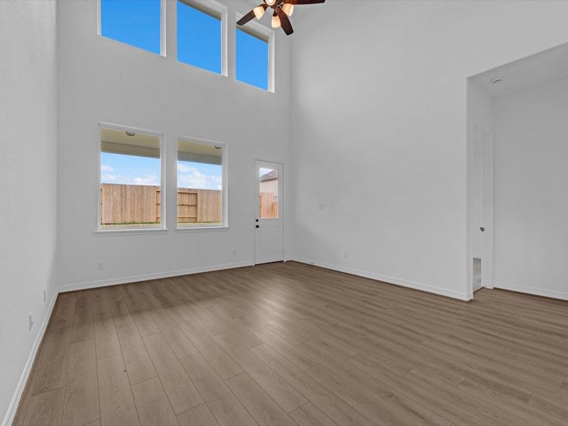 Spacious, unfurnished interior of a new home in Emory Glen, Magnolia (Image 17).