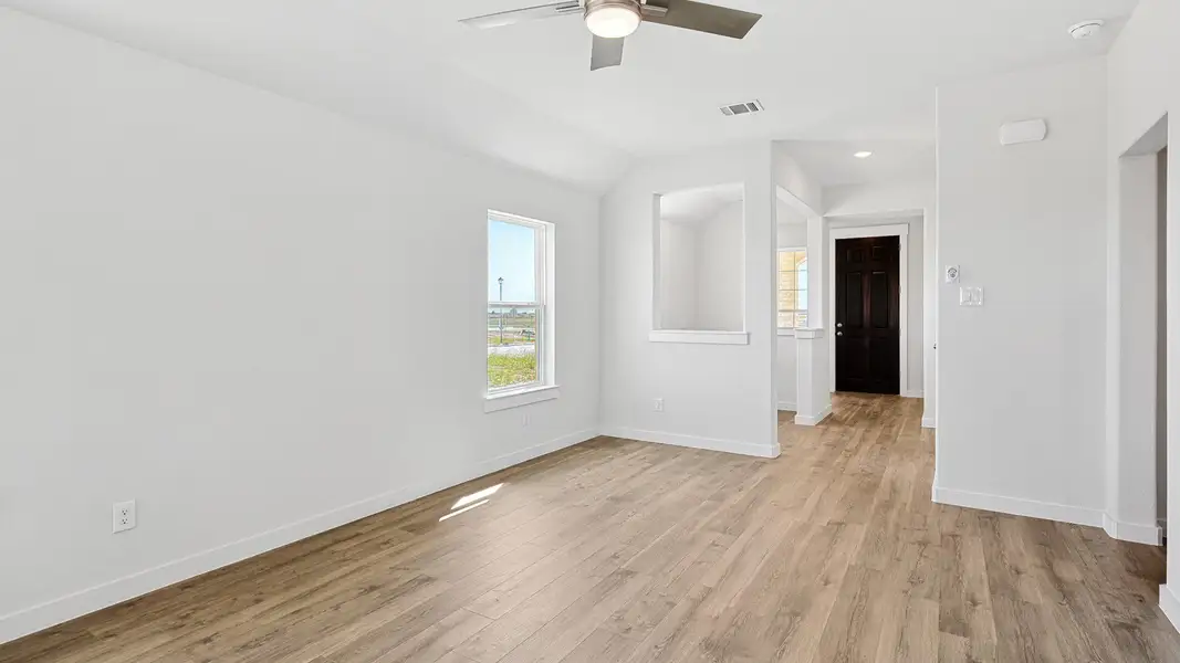Representative furnished interior of a home built from the Horizon by Brightland Homes in Mostyn Springs, Magnolia (Image 5).