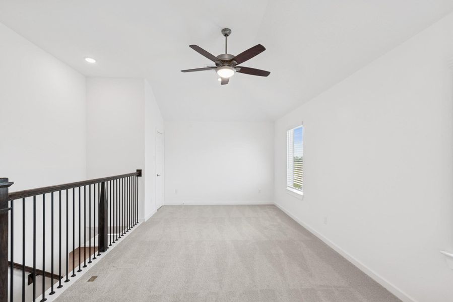 Spacious, unfurnished interior of a new home in Summerview, Fulshear (Image 33).