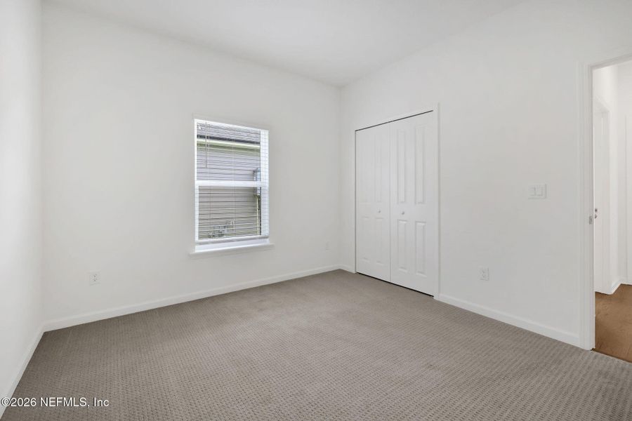 Spacious, unfurnished interior of a new home in Jennings Farm, Middleburg (Image 33).
