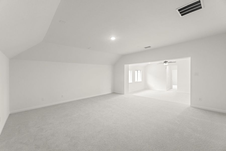 Spacious, unfurnished interior of a new home in Sutton Fields, Celina (Image 21).