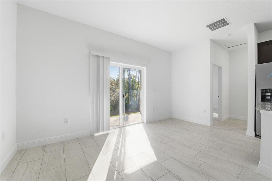 Spacious, unfurnished interior of a new home in , Ocala (Image 17).