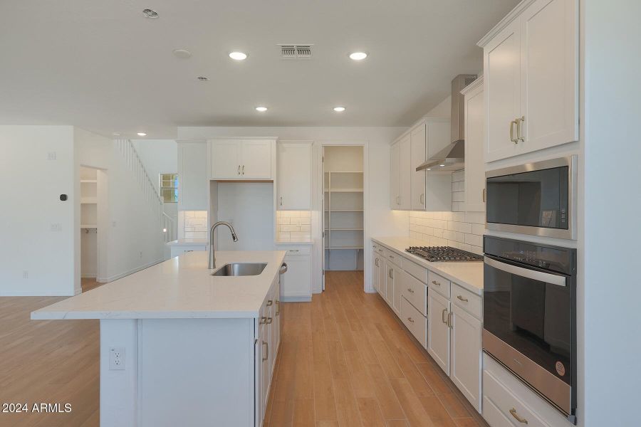 PHX_Empire_Lot 5048_Revere_26403_Kitchen