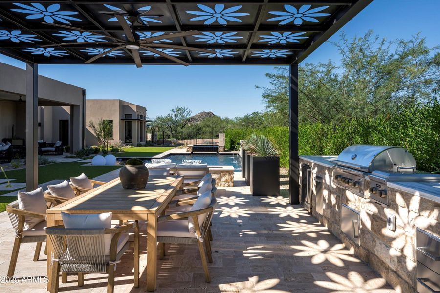 40-8386 E Leaning Rock Staged-42