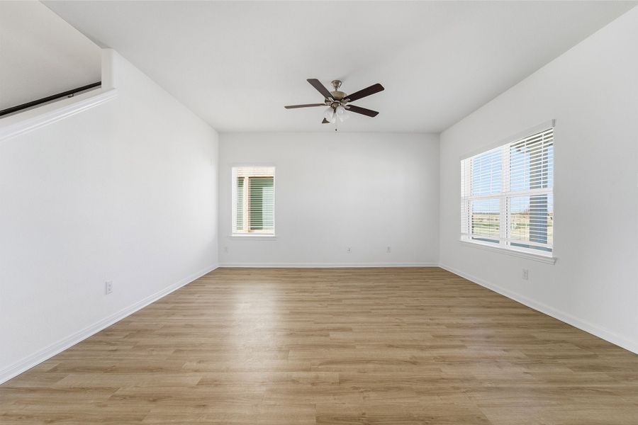 Spacious, unfurnished interior of a new home in La Terra, Celina (Image 14).