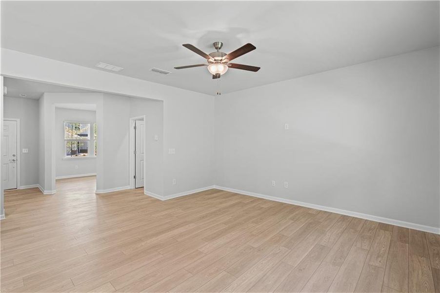 Spacious, unfurnished interior of a new home in Avery Ridge, Gainesville (Image 16). Spacious, unfurnished interior of a new home in Avery Ridge, Gainesville (Image 16).