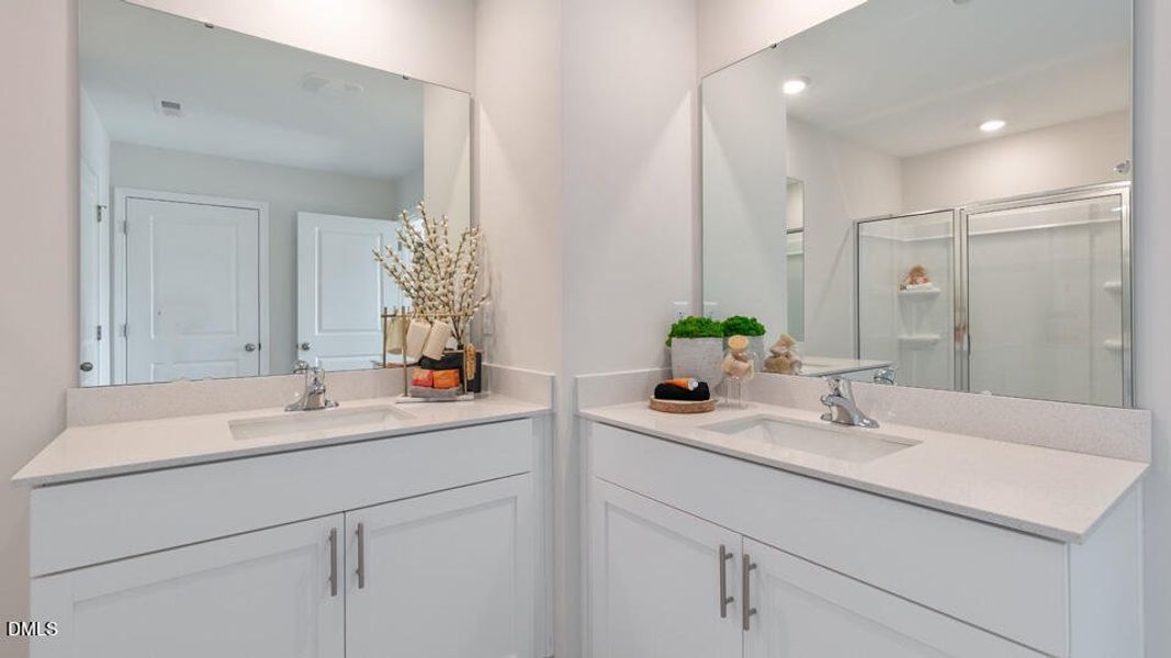 lot-106-collin-b-553-old-battle-bridge-r