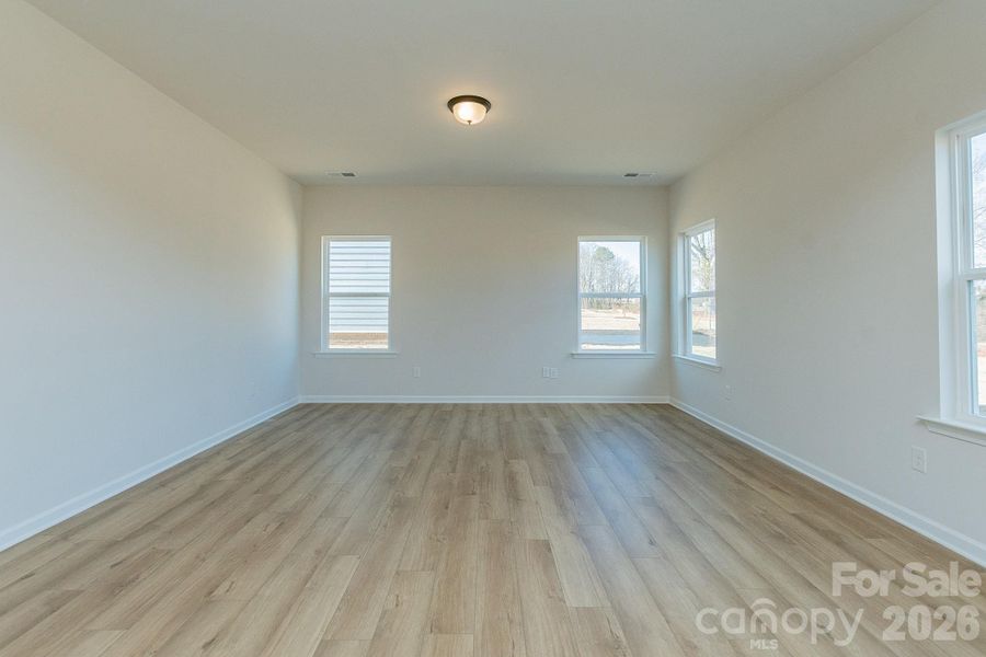 Spacious, unfurnished interior of a new home in Cedar Meadows, Monroe (Image 30).