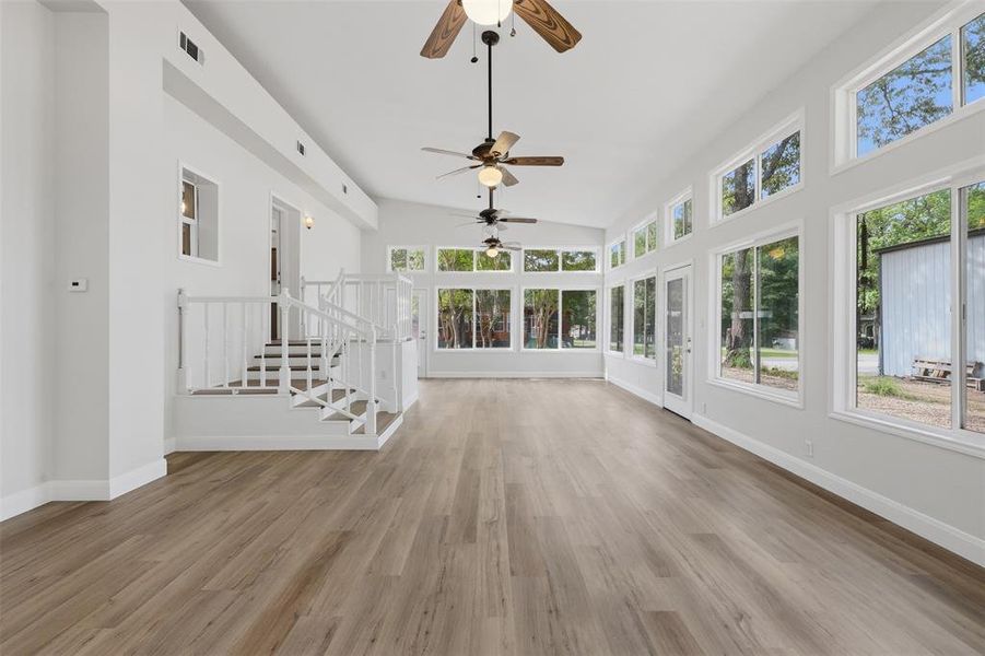 Spacious, unfurnished interior of a new home in , Yantis (Image 13).