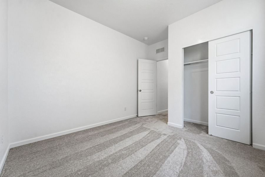 Spacious, unfurnished interior of a new home in The Aurora Highlands, Aurora (Image 19).