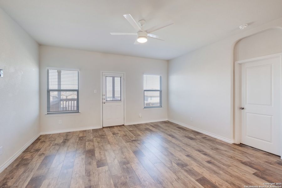 Spacious, unfurnished interior of a new home in Laurel Vistas, San Antonio (Image 23). Spacious, unfurnished interior of a new home in Laurel Vistas, San Antonio (Image 23).